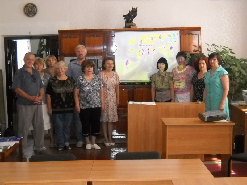 Учасники засідання по обговоренню концепції реформи місцевого самоврядування та територіальної організації влади в Україні